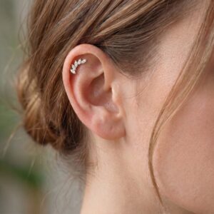 5 Leaves Huggie Earring