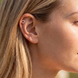 Amor Huggie Earring
